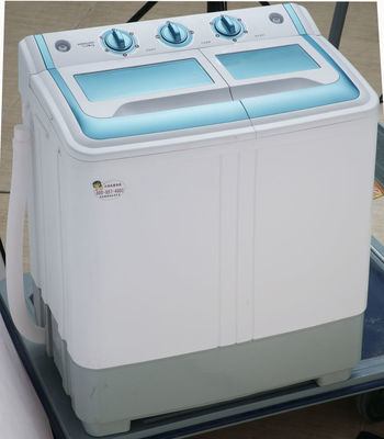 China Upright Top Load Large Capacity Washing Machine With Colorful Plastic Pump Option supplier